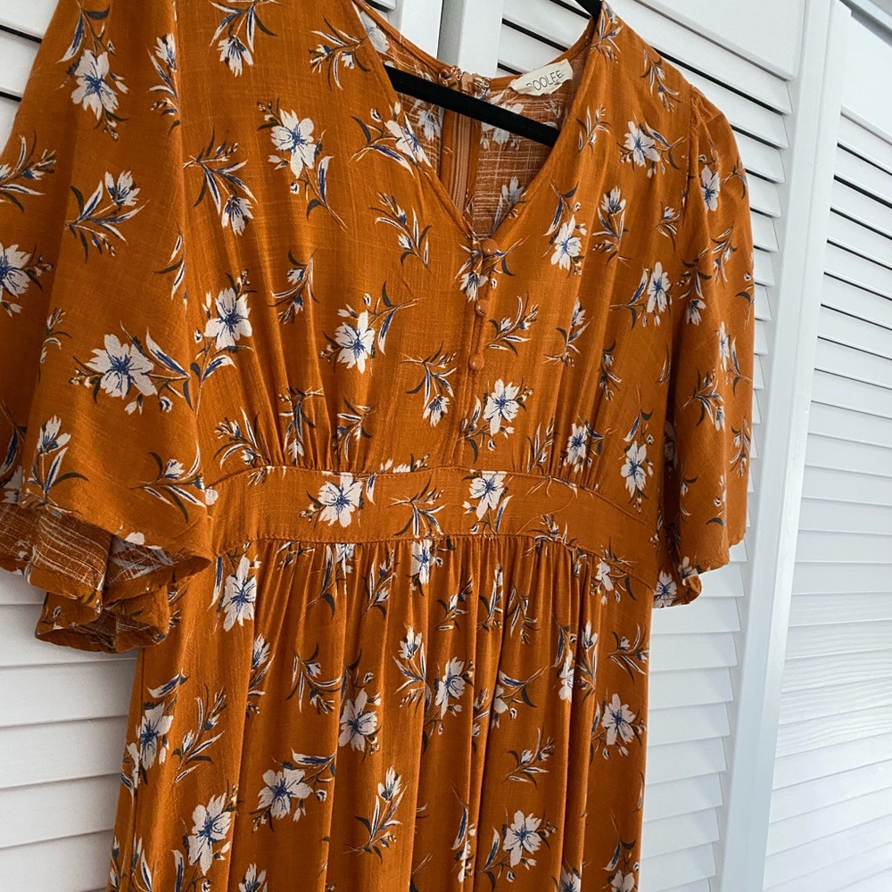 Beautiful floral Roolee Midi Dress!